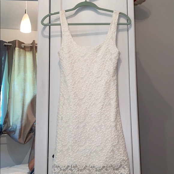Dresses & Skirts - White lace bodycon dress